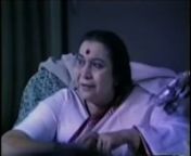 Archive video: H.H.Shri Mataji Nirmala Devi during the Guru Puja seminar, Lodge Hill, Sussex, England. (1983-0723)nIncludes the Sahaja yogis singing “Bhaiyakayataya”.