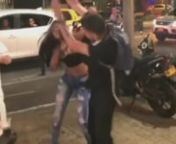 Pelea de pareja en plena calle from pelea