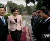 Nguyen Tan Dung&#39; video: nChiều 30/11, Thủ tướng Thái Lan, bà Yingluck Shinawatra tới Hà Nội, bắt đầu chuyến thăm chính thức Việt Nam theo lời mời của Thủ tướng Chính phủ Nguyễn Tấn Dũng, nhằm thúc đẩy quan hệ hợp tác hữu nghị hai nước Việt Nam-Thái Lan.nĐây là chuyến thăm theo thông lệ ASEAN sau khi người đứng đầu Chính phủ các nước thành viên của ASEAN nhậm chức.nnSau lễ đón chính thức Th