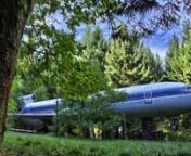 Hidden away in the woods in Hillsboro Oregon is a Boeing 727-200 being converted in to an airplane home. Who would of thought there would be a full size 153 foot passenger plane 15 mins away from my home! It really is quiet a sight.nnI would like to thank Bruce Campbell for allowing me to shoot time-lapses on his property. nFor more information about Bruce&#39;s airplane home please visit http://AirplaneHome.comnnThe weather here in Oregon was not cooperating with me every time I had free time to he