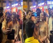 Archana Gautam was surrounded by fans at the airport, there was a scramble to take a selfie!To Know More About It Please Watch The full video till the end. &#60;br/&#62; &#60;br/&#62;#archana #archanagautam #arachanafans &#60;br/&#62;~PR.262~ED.140~