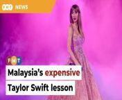 Local industry players rue Malaysia’s missed opportunity as the American superstar boosts the republic’s economy with six sold-out concerts.&#60;br/&#62;&#60;br/&#62;&#60;br/&#62;Read More: https://www.freemalaysiatoday.com/category/nation/2024/03/06/taylor-swifts-singapore-shows-an-expensive-lesson-for-malaysia-say-experts/ &#60;br/&#62;&#60;br/&#62;Laporan Lanjut: https://www.freemalaysiatoday.com/category/bahasa/tempatan/2024/03/06/konsert-taylor-swift-di-singapura-pengajaran-mahal-buat-malaysia-kata-pakar/&#60;br/&#62;&#60;br/&#62;Free Malaysia Today is an independent, bi-lingual news portal with a focus on Malaysian current affairs.&#60;br/&#62;&#60;br/&#62;Subscribe to our channel - http://bit.ly/2Qo08ry&#60;br/&#62;------------------------------------------------------------------------------------------------------------------------------------------------------&#60;br/&#62;Check us out at https://www.freemalaysiatoday.com&#60;br/&#62;Follow FMT on Facebook: https://bit.ly/49JJoo5&#60;br/&#62;Follow FMT on Dailymotion: https://bit.ly/2WGITHM&#60;br/&#62;Follow FMT on X: https://bit.ly/48zARSW &#60;br/&#62;Follow FMT on Instagram: https://bit.ly/48Cq76h&#60;br/&#62;Follow FMT on TikTok : https://bit.ly/3uKuQFp&#60;br/&#62;Follow FMT Berita on TikTok: https://bit.ly/48vpnQG &#60;br/&#62;Follow FMT Telegram - https://bit.ly/42VyzMX&#60;br/&#62;Follow FMT LinkedIn - https://bit.ly/42YytEb&#60;br/&#62;Follow FMT Lifestyle on Instagram: https://bit.ly/42WrsUj&#60;br/&#62;Follow FMT on WhatsApp: https://bit.ly/49GMbxW &#60;br/&#62;------------------------------------------------------------------------------------------------------------------------------------------------------&#60;br/&#62;Download FMT News App:&#60;br/&#62;Google Play – http://bit.ly/2YSuV46&#60;br/&#62;App Store – https://apple.co/2HNH7gZ&#60;br/&#62;Huawei AppGallery - https://bit.ly/2D2OpNP&#60;br/&#62;&#60;br/&#62;#FMTNews #TaylorSwift #Singapore #FreddieFernandez