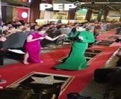 Fans scream their hearts out for Michelle Dee as she receives her Walk Of Fame star at the Eastwood City, March 6, 2024.&#60;br/&#62;&#60;br/&#62;#MichelleDee #walkoffame #pepgoesto &#60;br/&#62;&#60;br/&#62;Video: Bong Godinez&#60;br/&#62;Edit: Rommel Llanes&#60;br/&#62;&#60;br/&#62;Subscribe to our YouTube channel! https://www.youtube.com/@pep_tv&#60;br/&#62;&#60;br/&#62;Know the latest in showbiz at http://www.pep.ph&#60;br/&#62;&#60;br/&#62;Follow us! &#60;br/&#62;Instagram: https://www.instagram.com/pepalerts/ &#60;br/&#62;Facebook: https://www.facebook.com/PEPalerts &#60;br/&#62;Twitter: https://twitter.com/pepalerts&#60;br/&#62;&#60;br/&#62;Visit our DailyMotion channel! https://www.dailymotion.com/PEPalerts&#60;br/&#62;&#60;br/&#62;Join us on Viber: https://bit.ly/PEPonViber&#60;br/&#62;&#60;br/&#62;Watch us on Kumu: pep.ph