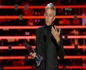Ellen brings a special surprise to the stage for her acceptance speech at People&#39;s Choice Awards 2016