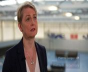 Shadow Home Secretary Yvette Cooper has said the incident between a Met Police officer and Gideon Falter was &#39;wrongly handled&#39; but the commissioner was leading &#39;important reforms&#39; across the force. Report by Alibhaiz. Like us on Facebook at http://www.facebook.com/itn and follow us on Twitter at http://twitter.com/itn