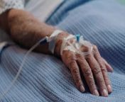 Terminal lucidity: Hospice nurse explains this common phenomenon that happens right before you die from nurse glove