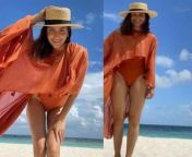 Anushka Sharma shares beautiful bikini photos from Vacation with Virat Kohli. Actress looks beautifulin orange Monokini &#124;Watch Video to know &#60;br/&#62; &#60;br/&#62;#AnushkaSharma #ViratKohli #AnushkaBikini