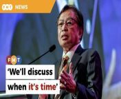 Abang Johari Openg points out that the now-dissolved PSB only has two seats which were previously contested by SUPP.&#60;br/&#62;&#60;br/&#62;Read More: https://www.freemalaysiatoday.com/category/nation/2024/04/10/well-discuss-when-its-time-abang-jo-says-of-psb-supp-seats/&#60;br/&#62;&#60;br/&#62;Laporan Lanjut: https://www.freemalaysiatoday.com/category/bahasa/tempatan/2024/04/10/sampai-masa-kita-bincang-kerusi-psb-supp-kata-abang-jo/&#60;br/&#62;&#60;br/&#62;Free Malaysia Today is an independent, bi-lingual news portal with a focus on Malaysian current affairs.&#60;br/&#62;&#60;br/&#62;Subscribe to our channel - http://bit.ly/2Qo08ry&#60;br/&#62;------------------------------------------------------------------------------------------------------------------------------------------------------&#60;br/&#62;Check us out at https://www.freemalaysiatoday.com&#60;br/&#62;Follow FMT on Facebook: https://bit.ly/49JJoo5&#60;br/&#62;Follow FMT on Dailymotion: https://bit.ly/2WGITHM&#60;br/&#62;Follow FMT on X: https://bit.ly/48zARSW &#60;br/&#62;Follow FMT on Instagram: https://bit.ly/48Cq76h&#60;br/&#62;Follow FMT on TikTok : https://bit.ly/3uKuQFp&#60;br/&#62;Follow FMT Berita on TikTok: https://bit.ly/48vpnQG &#60;br/&#62;Follow FMT Telegram - https://bit.ly/42VyzMX&#60;br/&#62;Follow FMT LinkedIn - https://bit.ly/42YytEb&#60;br/&#62;Follow FMT Lifestyle on Instagram: https://bit.ly/42WrsUj&#60;br/&#62;Follow FMT on WhatsApp: https://bit.ly/49GMbxW &#60;br/&#62;------------------------------------------------------------------------------------------------------------------------------------------------------&#60;br/&#62;Download FMT News App:&#60;br/&#62;Google Play – http://bit.ly/2YSuV46&#60;br/&#62;App Store – https://apple.co/2HNH7gZ&#60;br/&#62;Huawei AppGallery - https://bit.ly/2D2OpNP&#60;br/&#62;&#60;br/&#62;#FMTNews #AbangJohariOpeng #GPS #PSB #PDP #SUPP #SeatAllocation