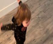The irresistibly endearing first meeting between a one-and-a-half-year-old girl and her newborn baby brother is captured in this video. &#60;br/&#62;&#60;br/&#62;&#92;