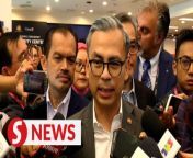 A meeting on the dual 5G network model is expected to be held within the next week, said Fahmi Fadzil.&#60;br/&#62;&#60;br/&#62;The Communications Minister told the media on Tuesday (March 26) that he has asked for the joint task force on 5G to be convened and there will be some discussions on the matter.&#60;br/&#62;&#60;br/&#62;Read more at https://tinyurl.com/2nupm7fa&#60;br/&#62;&#60;br/&#62;WATCH MORE: https://thestartv.com/c/news&#60;br/&#62;SUBSCRIBE: https://cutt.ly/TheStar&#60;br/&#62;LIKE: https://fb.com/TheStarOnline